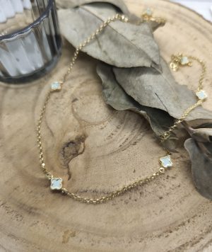 Echtgold 14k 585 Halskette mit charmanten Kleeblatt-Motiven.